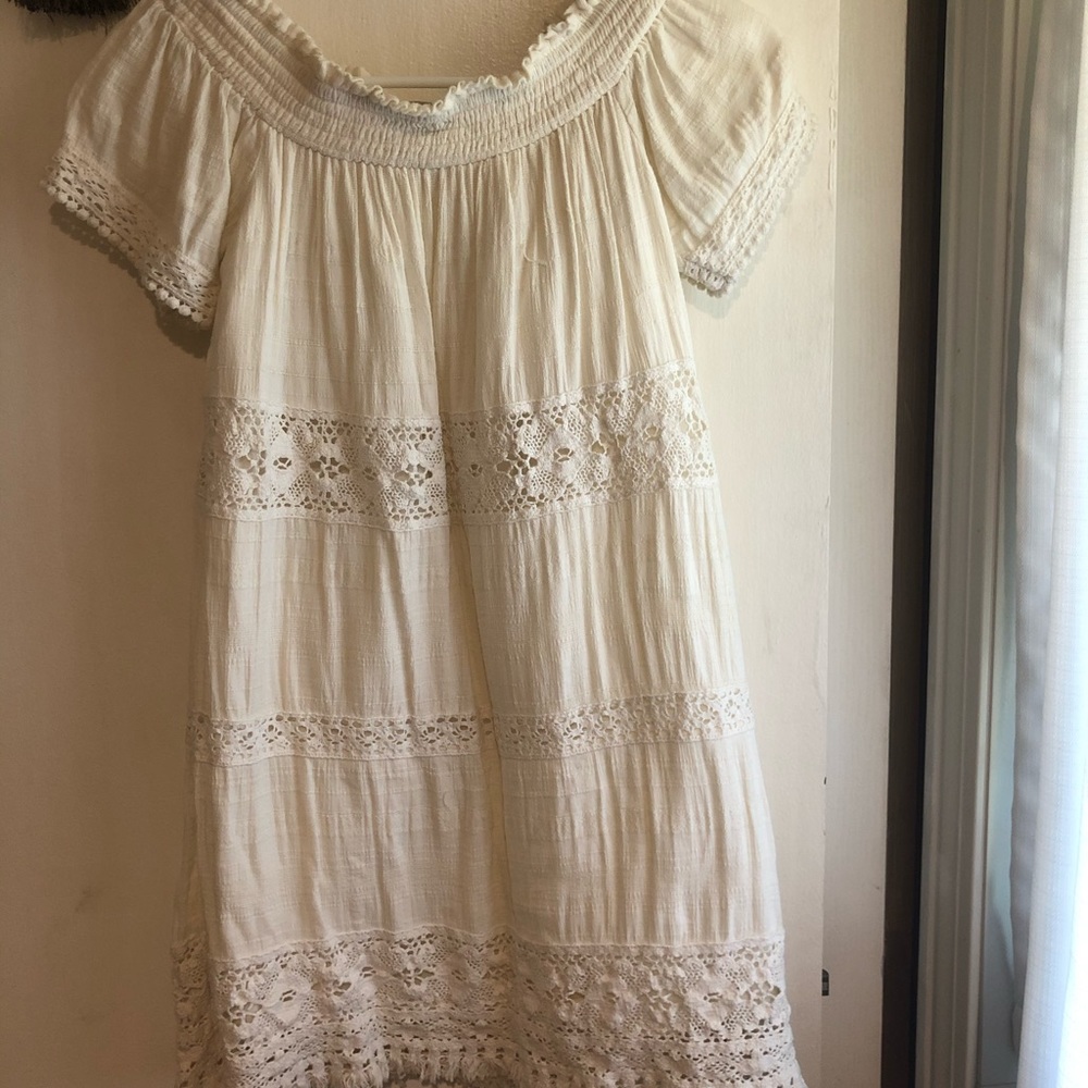 American Eagle off the shoulder white dress size XS